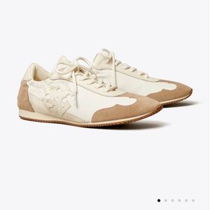 NWOT Tory Burch Tory Sneaker in White/New Ivory/Cerbiatto